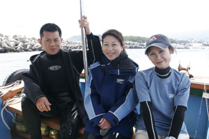 済州島にあるダイビングサービス「マリンハウス」の広瀬ミキさんと。ガイドのホさんの奥様で、宿泊施設の女将業もされてるんです
